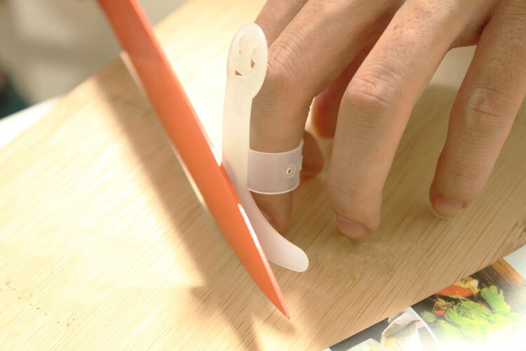 3Pcs/lot Kitchen Accessories Plastic Finger Guard Protect Your Finger Hand Not Hurt Cut Vegetable Tools Safety Protector Gagets