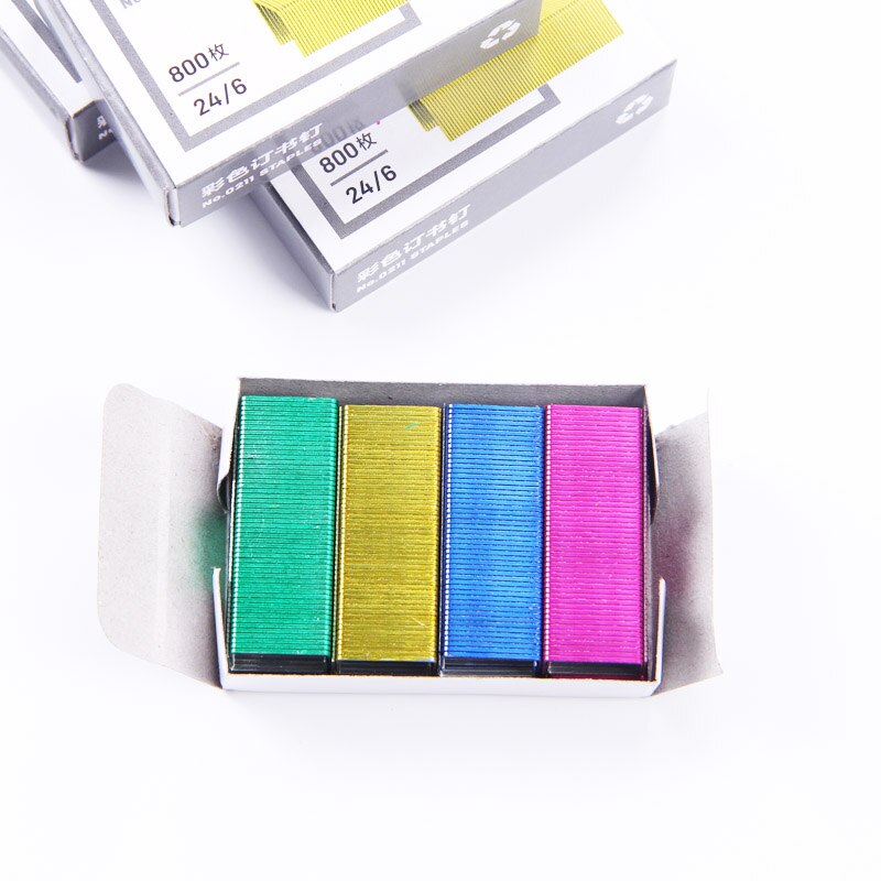 1 Pack Gekleurde Nietjes 12x6mm 12 #24/6 Metalen Nietjes Elke Verpakking 800 Stuks 4 Kleuren Deli 0211