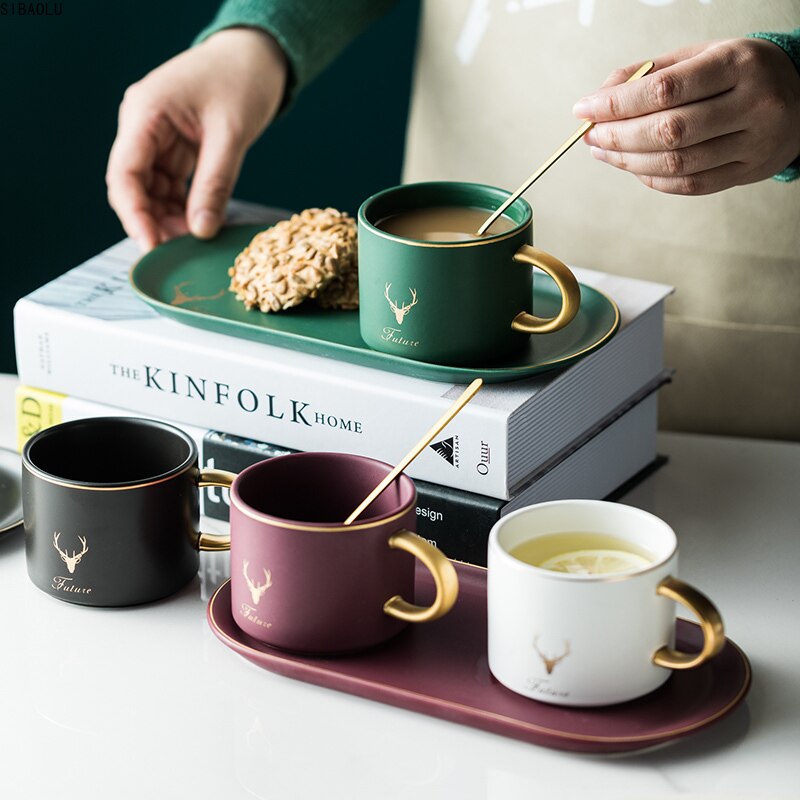 Europæiske luksuriøse guldfælge keramik kaffekopper og underkopper ske sæt med æske te sojamælk morgenmad krus dessert tallerken