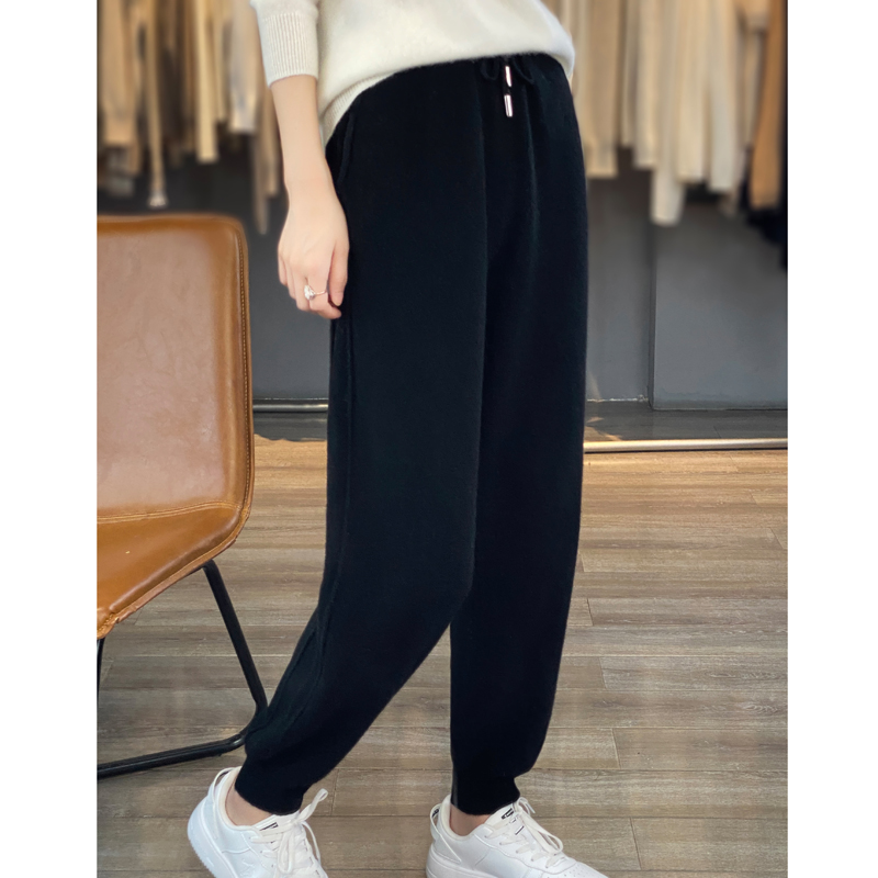 100% Merino wool cashmere women's knitted wool pants in autumn and winter elastic waist feet pants.: M / black
