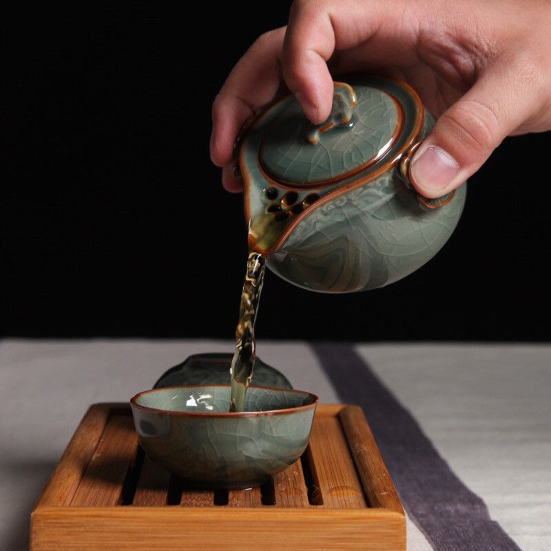 Kina keramisk longquan celadon bærbar kung fu gaiwan te sæt en gryde og to tekop tekop tekande