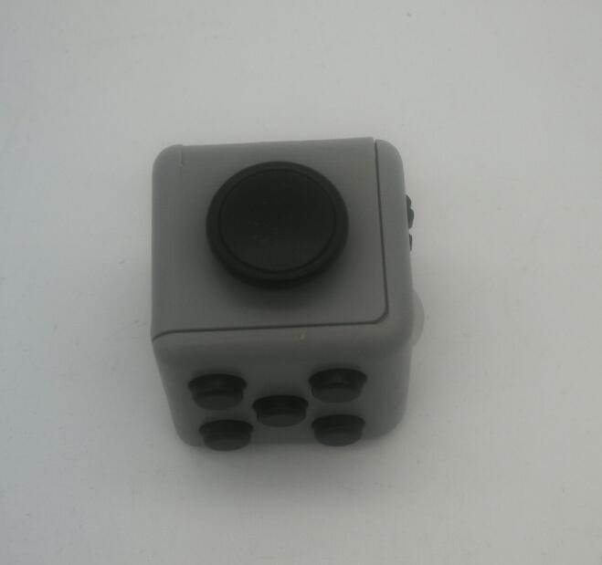 Min Cube Toy Vinyl Desk Finger Toys Squeeze Fun Stress Reliever 3.3cm Antistress Cube Toy Decompression Toy: Gray Black