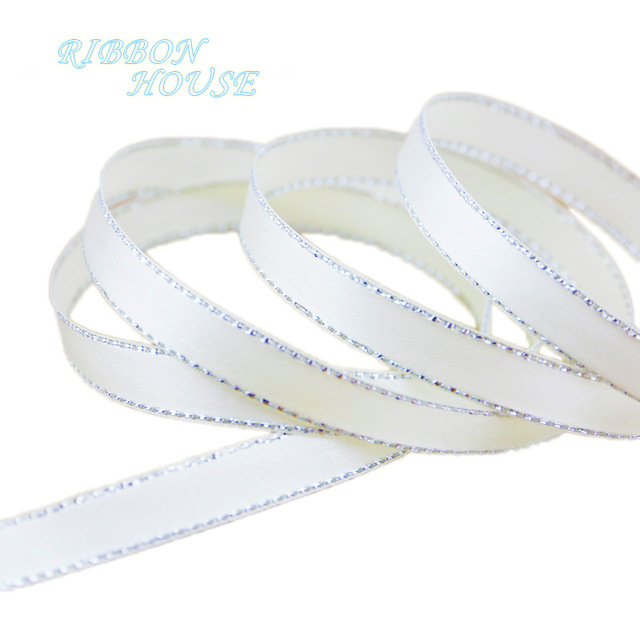 (25 yards/lot ) 10mm förpackningsband för satinband i vit silverkant: Beige