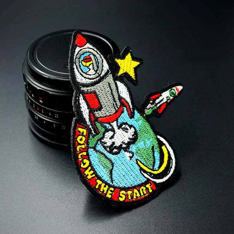 Rocket Size: 8.2x9.7 cm DIY Patches Doek Patch Geborduurde Leuke Badges Hippie Ijzer Op Cartoon Patches Voor kleding Sticker