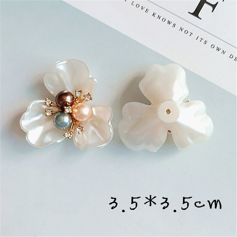 10pcs/ lot Craft Pearl Three-dimensional Flower Buttons Round Cluster Flatback DIY Wedding Embellishment Garment Decoration