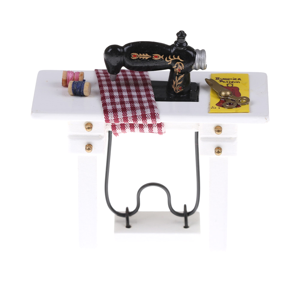 Multi stilarter dukkehus indretning miniature møbler symaskine tråd saks tilbehør til dukkehus legetøj til piger