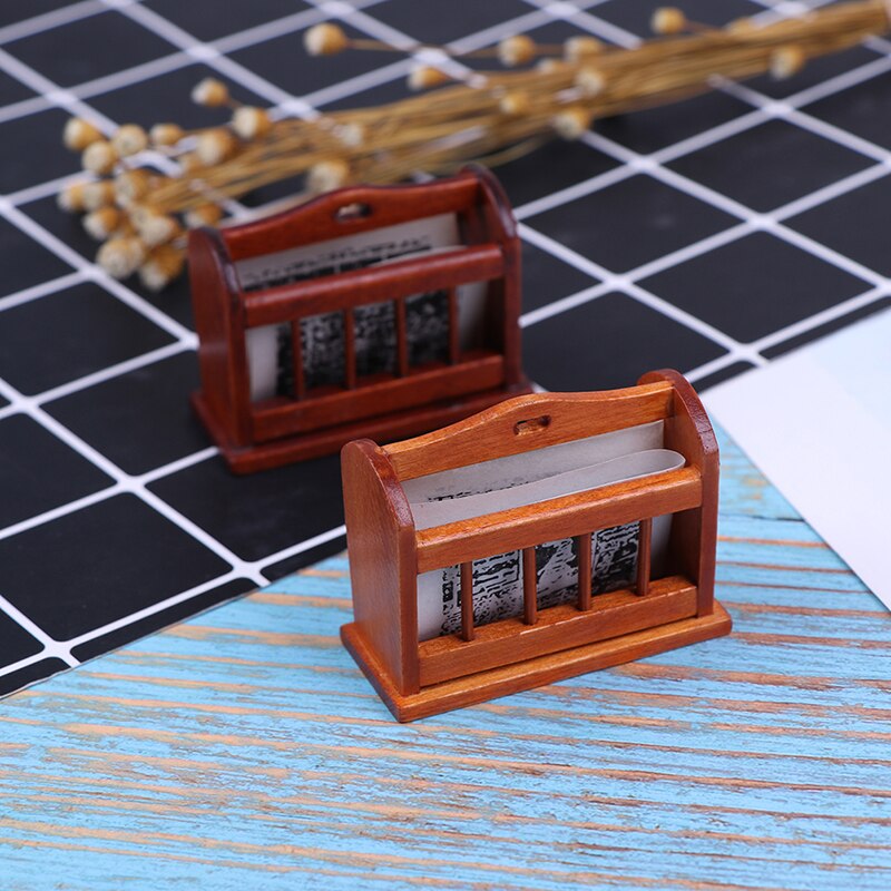1Pc 1/12 skala domek dla lalek miniaturowa drewniana półka na książki śliczne mini akcesoria gazeta stojak zabawki lalki dom akcesoria