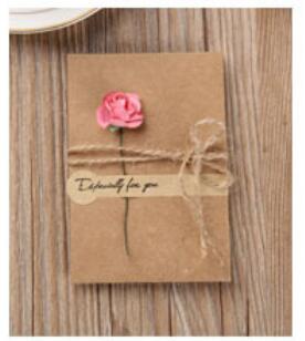 10 stuks/ diy kraftpapier handgemaakte gedroogde bloemen uitnodigingsgroetkaart met envelop kerst bruiloft verjaardag bedankjes kaarten: Roze roos klein