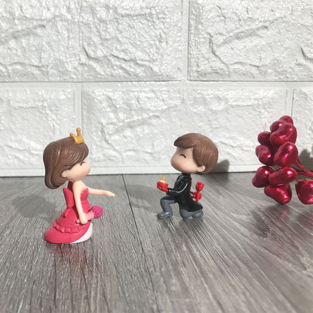 Happiness Wedding Romantic Young Couple Figurines Sweety Lovers Craft Fairy Scene Warm Valentine's Day Ornaments Room Decor