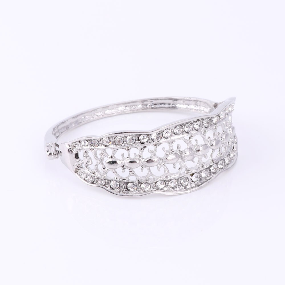 Feinen Kristall Brautschmuck Sets Für Frauen Trendy Erklärung Silber Überzogene Halskette Ohrring Armband Ring Set Hochzeit Zubehör