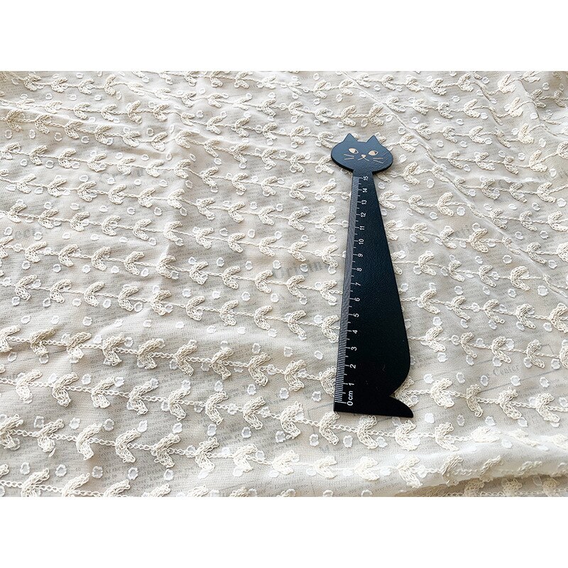 Tissu rayé de mousseline de soie de broderie de coeur à pois tissu de Polyester de fleur de coupe de Jacquard pour la robe, chemises noir, blanc, abricot