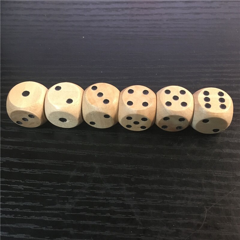 10pcs Wood Dice D6 Sided Dice 16mm Digital number or point Cubes Round Corner For Kid Toys Board Games: Wooden Point