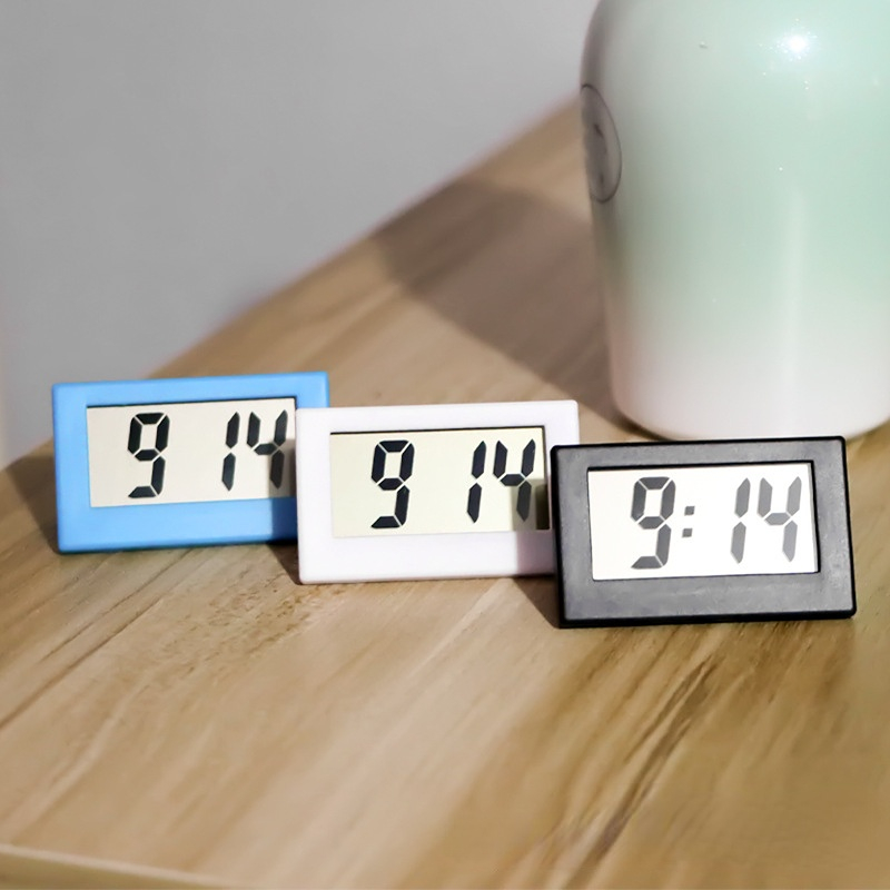 Mini digitaalinen kello kolmio pöytäkello instrumentti digitaalinen lcd matka tuomioistuimen työpöytä elektroninen kello makuuhuoneeseen
