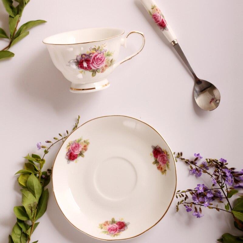 Kongelig arabisk kaffekop keramisk te espresso kopper håndmalet blomst luksus hvid porcelana ben porcelæn kop og underkop sæt  e5: B