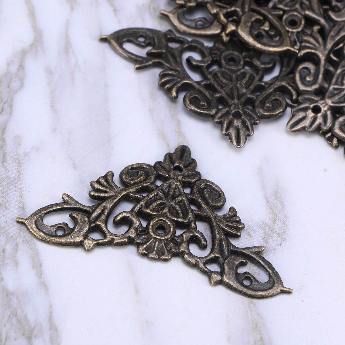 12 Uds. hermoso Metal Retro Protector de esquina práctico Protector de esquina Simple Protector para álbum Scrapbooking Notebook