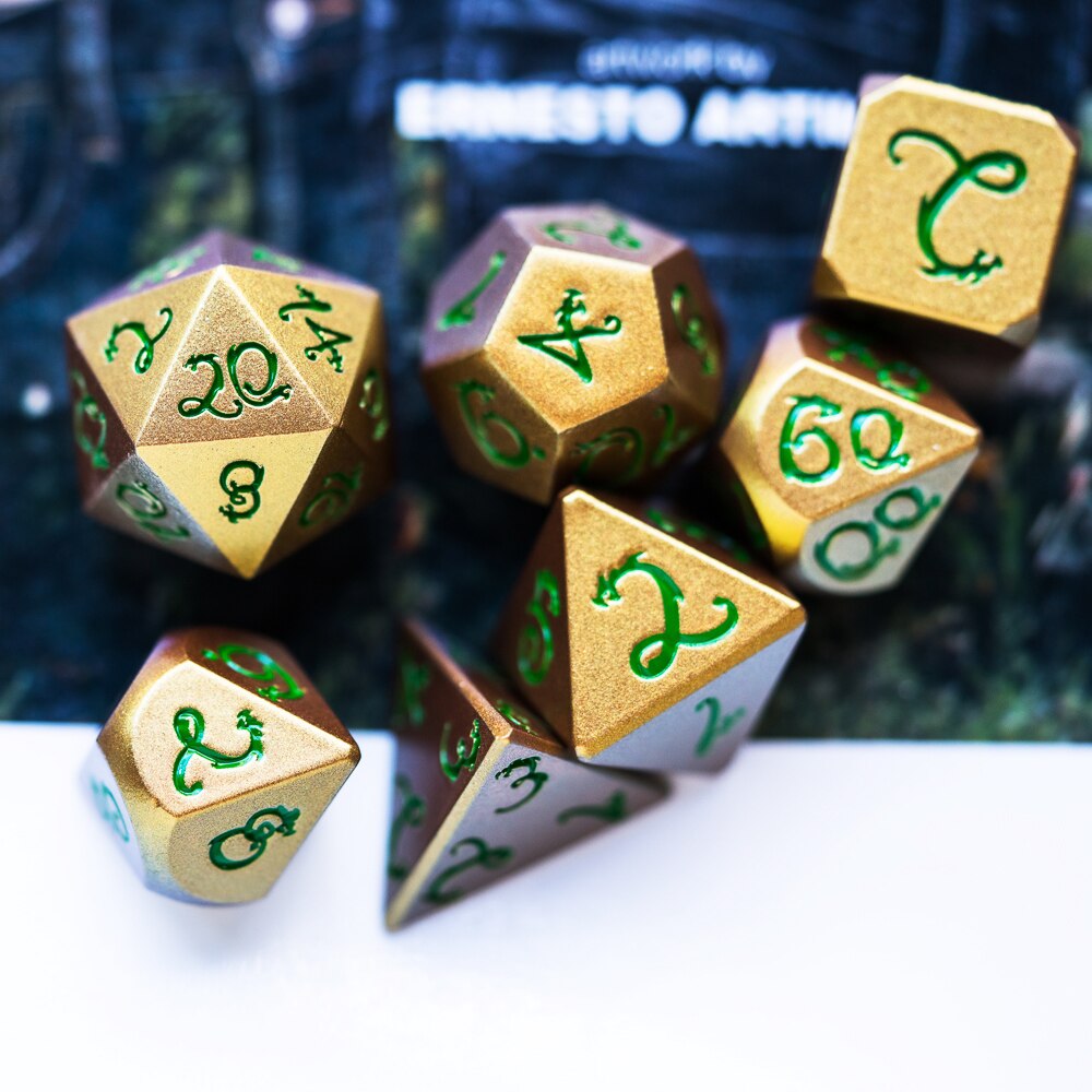 Cusdie Verfärbt Metall D & D Würfel mit Drachen Schrift, 7 Stck DND Würfel, polyedrisch Würfel einstellen, für Rolle Spielen Spiel MTG Pfadfinder