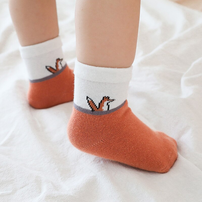 5 pares / lot Meias bebê Outono-Inverno do bebé da menina Meias para o infante da criança dos desenhos animados Cotton animal listrado Sock sokken