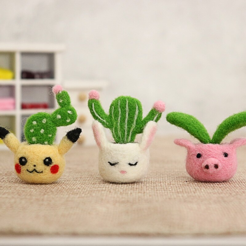 Non-Finished Women Felt Craft Kit Lovely Animal Cactus Plant Wool Needle Felt Material Decoration For Birthday Friend DIY: A0300-3pcs