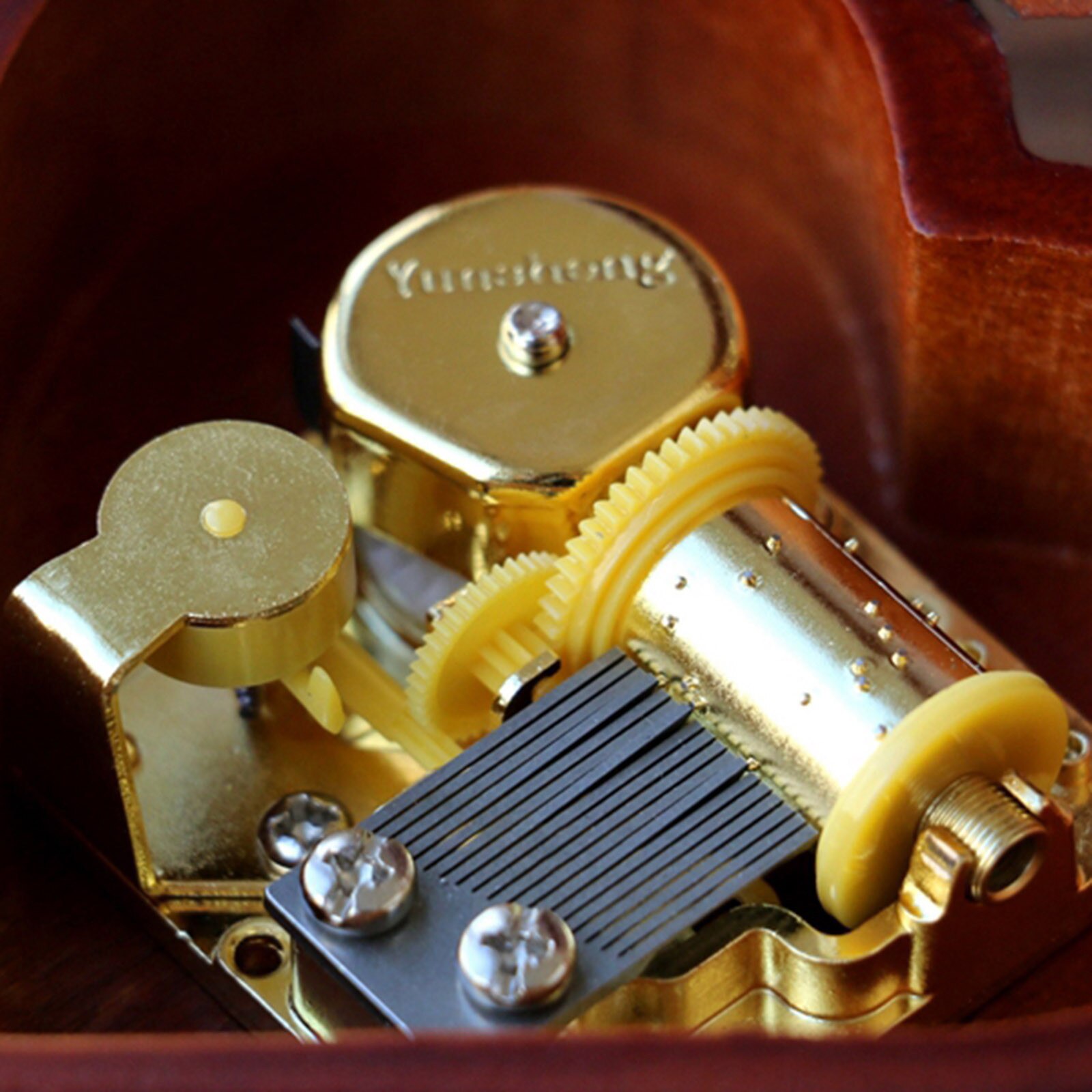 Speciale Muziek Geschenkdoos Hartvormige Vintage Gesneden Hout Mechanisme Windup Muziek Doos Hoilday Cadeaus Voor Moeder Of Vriendin