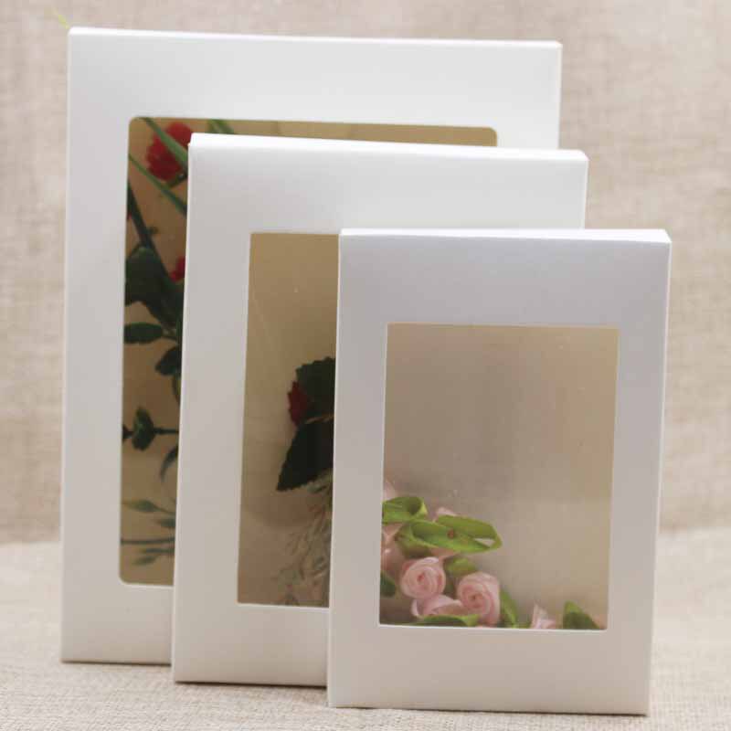 50 pcs/100 pcs Piramide Stijl Snoep Doos Chocolade Doos Bruiloft Gunsten Dozen Met DANK Kaart & lint Feestartikelen: White / 8x8x4cm