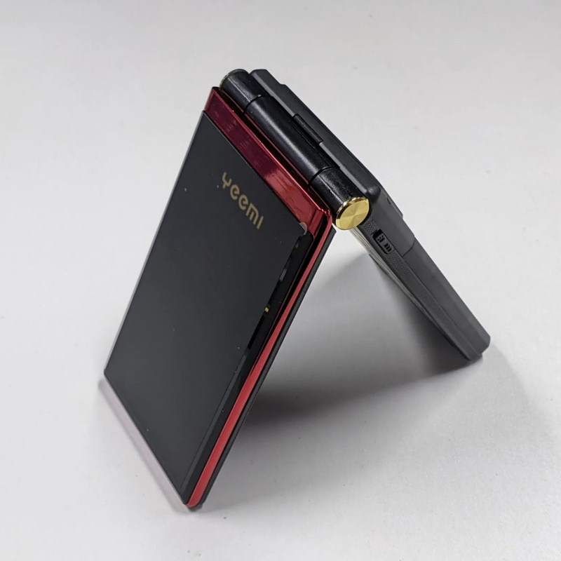 Yeemi  m2- c mobiele telefoon gsm mtk 2g klaptelefoon 2.8 inch dubbel scherm grote letters  mp3/mp4 spelers originele ontgrendelde mobiele telefoon