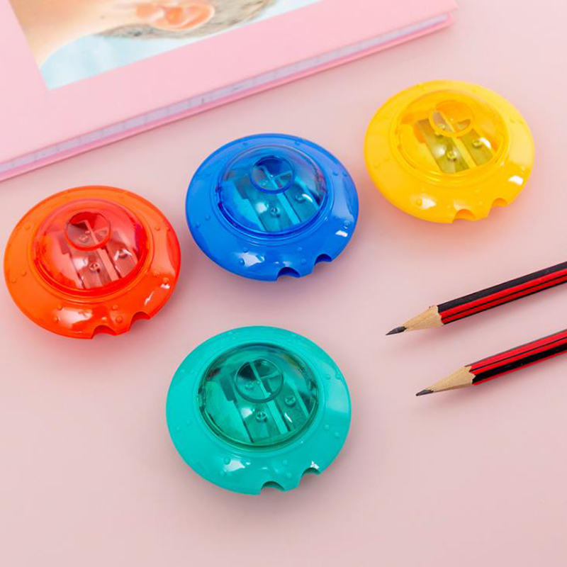Juego de 4 unidades de sacapuntas con forma de OVNI, platillo volador de colores, sacapuntas con doble agujero, cortador de lápices para niños, de papelería