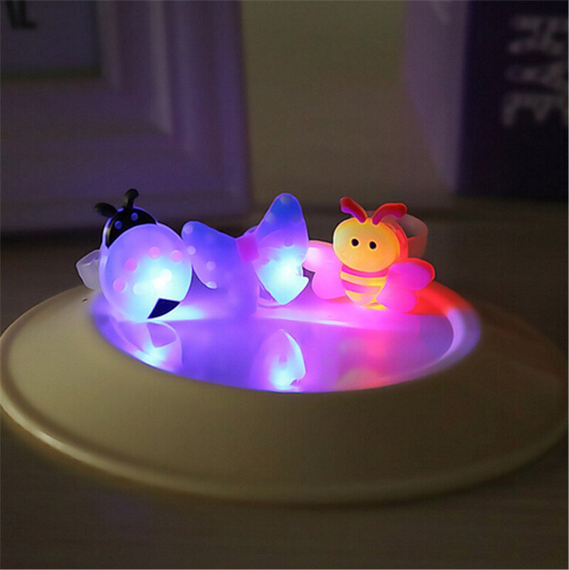 10 Stks/partij Kids Cartoon Led Knipperlicht Up Gloeiende Vinger Ringen Elektronische Kerst Halloween Leuk Speelgoed Voor Kinderen