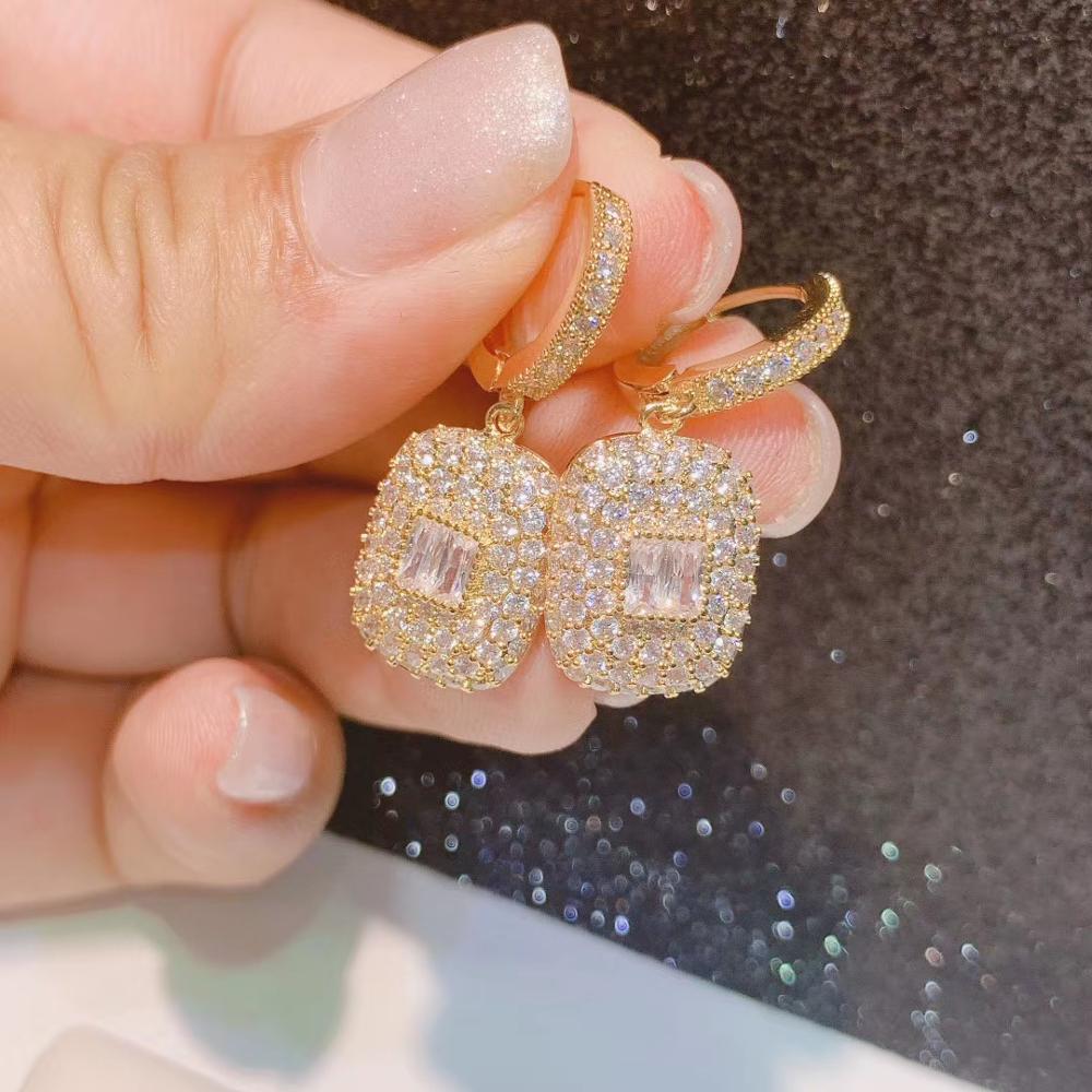 Famosa di Lusso di Alta Gioielli piazza CZ Orecchino ad anello per Le Donne Accessori Pieno di Zircone Cubico Orecchini pendientes mujer moda E9625: oro bianca