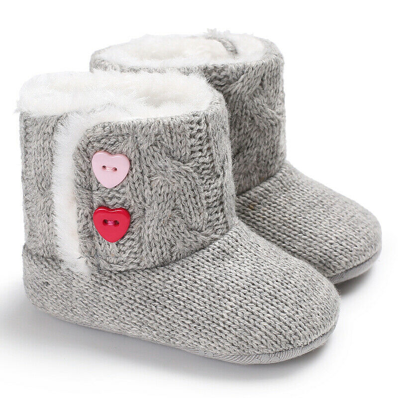 Zapatos para bebés y niñas Botas de nieve de invierno Botas de piel de cuero cálido Botas de bebé a prueba de agua Botas infantiles zapatos antideslizantes Botón de amor