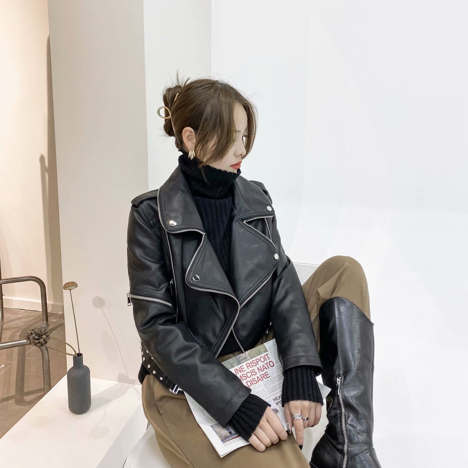 Chaquetas de cuero para motocicleta para mujer, chaqueta de cuero verde para invierno y otoño, piel sintética ajustada, novedad de