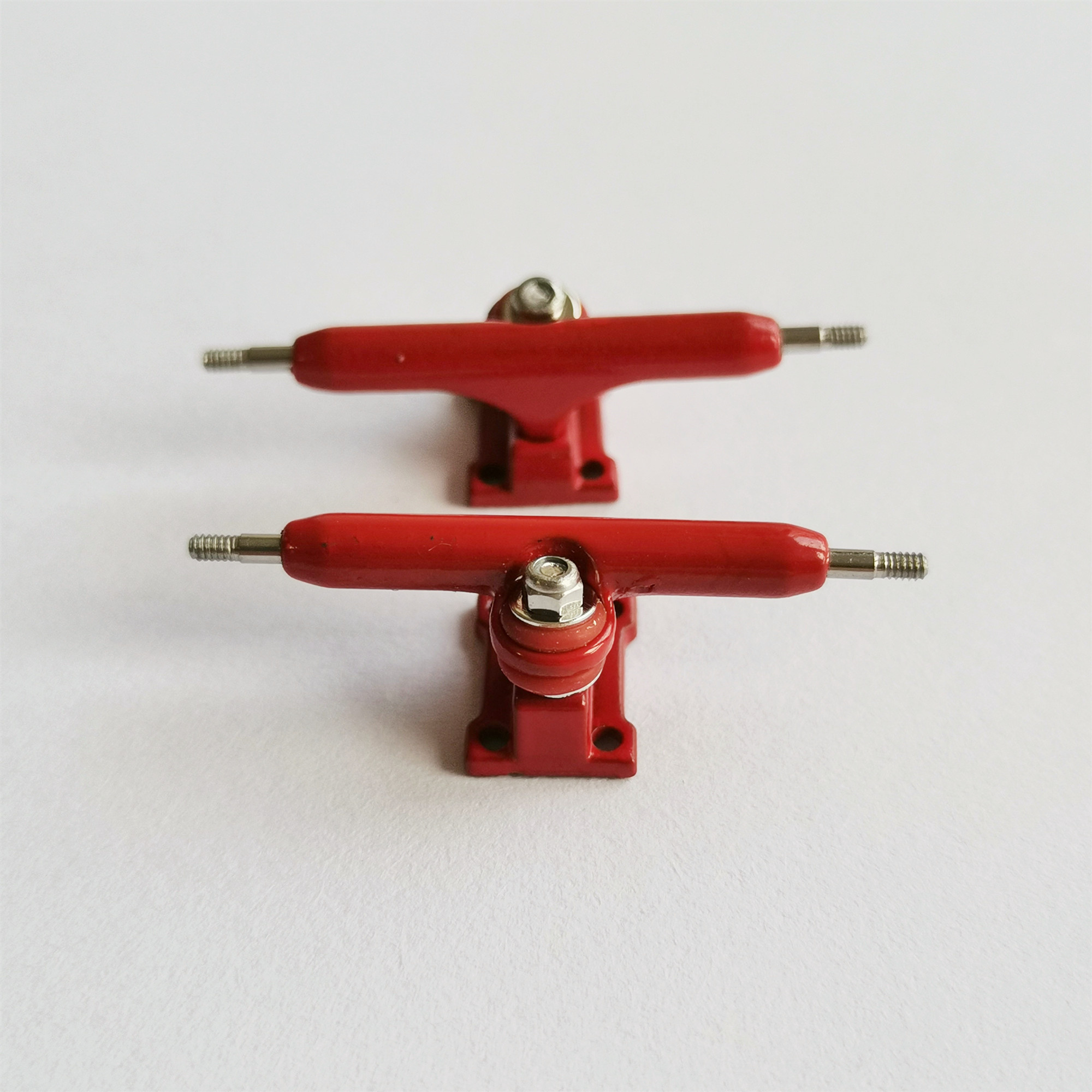 Camión de un solo eje con diapasón de 34mm y 32mm para patineta de dedo, Mini monopatín, juguetes para niños: Rojo
