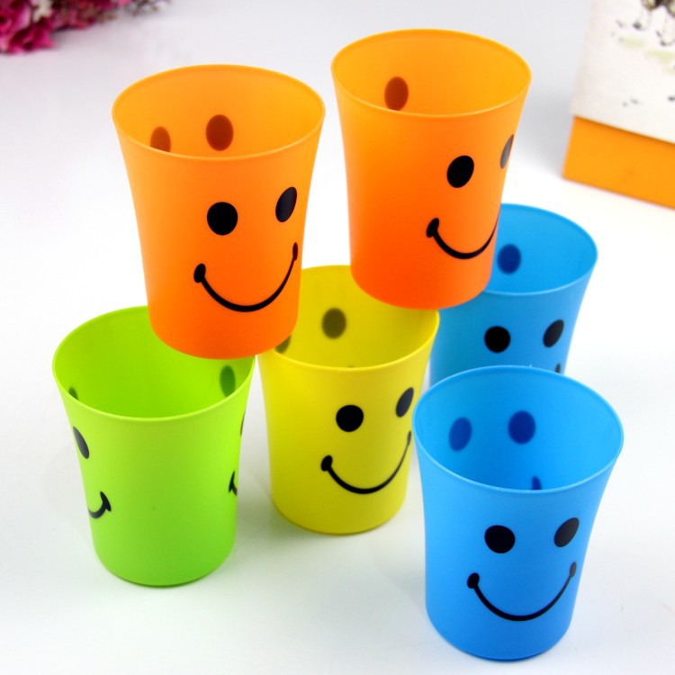 Cartoon kinderen Glimlach Cups Fall Weerstand Kleuterschool gemengde kleur Lachend Borstelen Cups