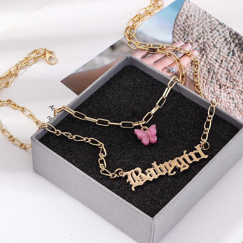 Doppio Strato di modo di Angelo Babygirl Lettera Del Pendente Della Collana Delle Donne Blu Rosa Acrilico Collana Della Farfalla 2020 Boho Del Collare Dei Monili