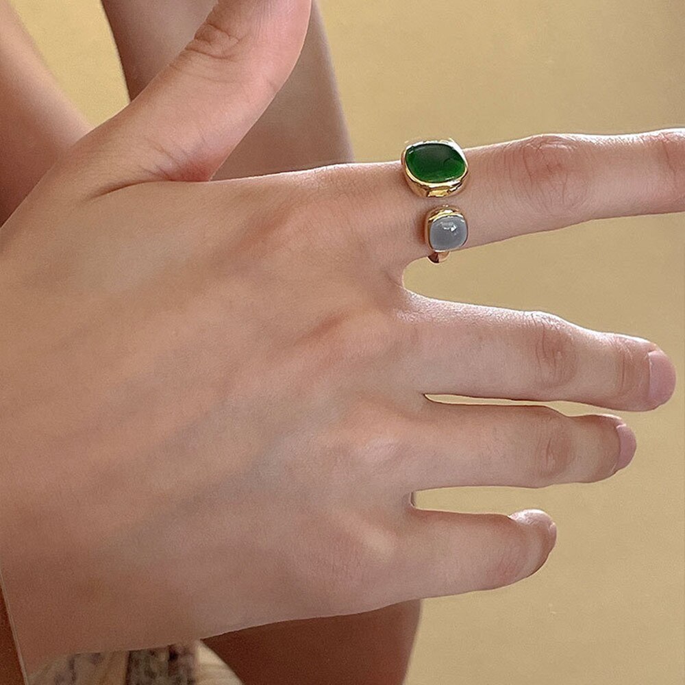 Vintage Persoonlijkheid Europa En Amerikaanse Emerald Ring Voor Vrouwen Gevoel Van Senior Gevoel S925 Koperen Ring Mode-sieraden