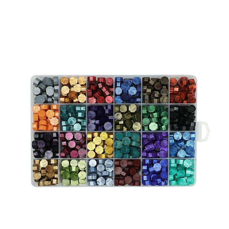 Perline di ceralacca colorate che mescolano i mestieri di colore per il sigillo di cera del bollo della cartolina di nozze della busta: H