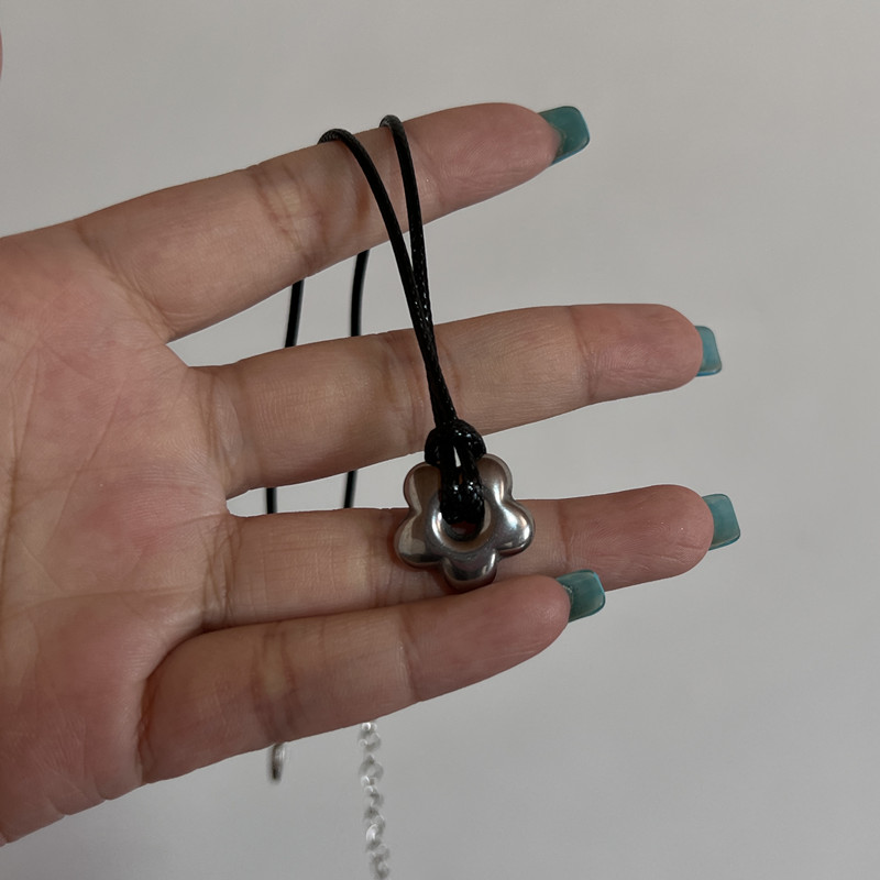 Collier avec pendentif pentagramme étoile en acier et titane creux pour femmes et hommes, chaîne en corde noire, ras du cou, bijoux de fête Y2k, nouvelle coréenne: Rouge-brun