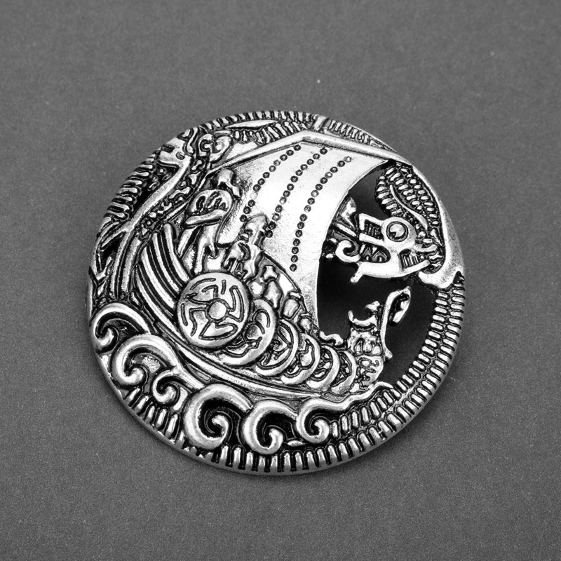 Broches de escudo vikingo, Pin Vintage, insignia, Pin para capa Medieval nórdica, baratijas, bufandas, broche, alfileres redondos para el pecho: PLATEADO