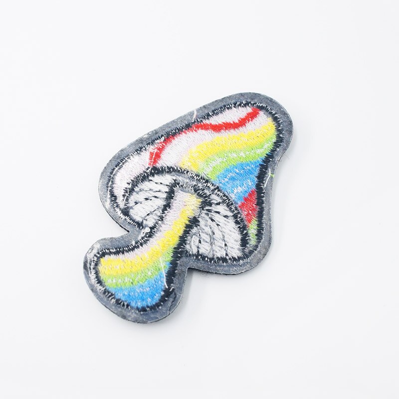 Paddestoel Size:4.0X5.9Cm Doek Ijzer Op Flarden Badge Geborduurde Badges Abstract Kids Patch Voor Kleding Stickers 0153