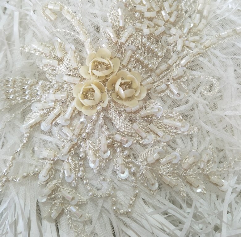 3d spetsar blomma handgjorda pärlor tunga spetsar blomma broderier spets tillbehör kläder dekoration broderi tyg lappar: Kräm