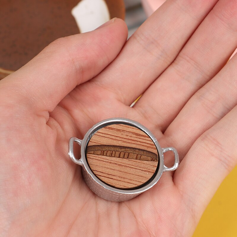 1pc Casa Delle Bambole Decorazione in Miniatura di trasporto Utensili Da Cucina di Cottura merce mini pentola Caldaia padella con Coperchio Casa di Bambola Accessori