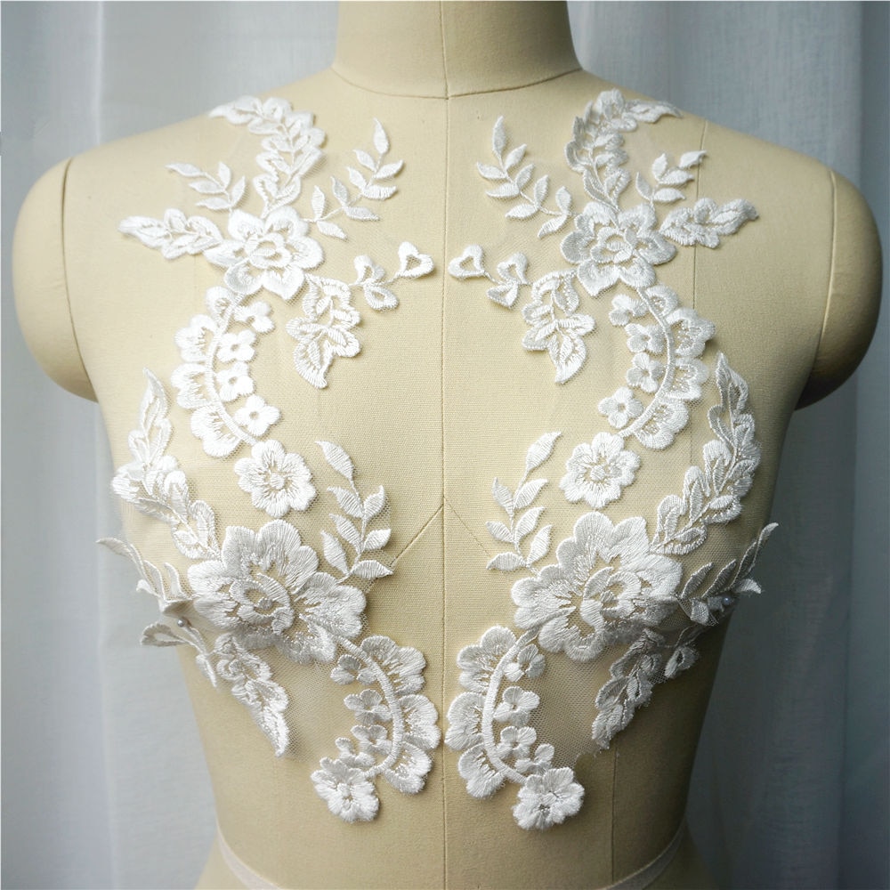 Applicatie bloem 3d cristal met parels kleur 111 ivory per paar (2 stuks