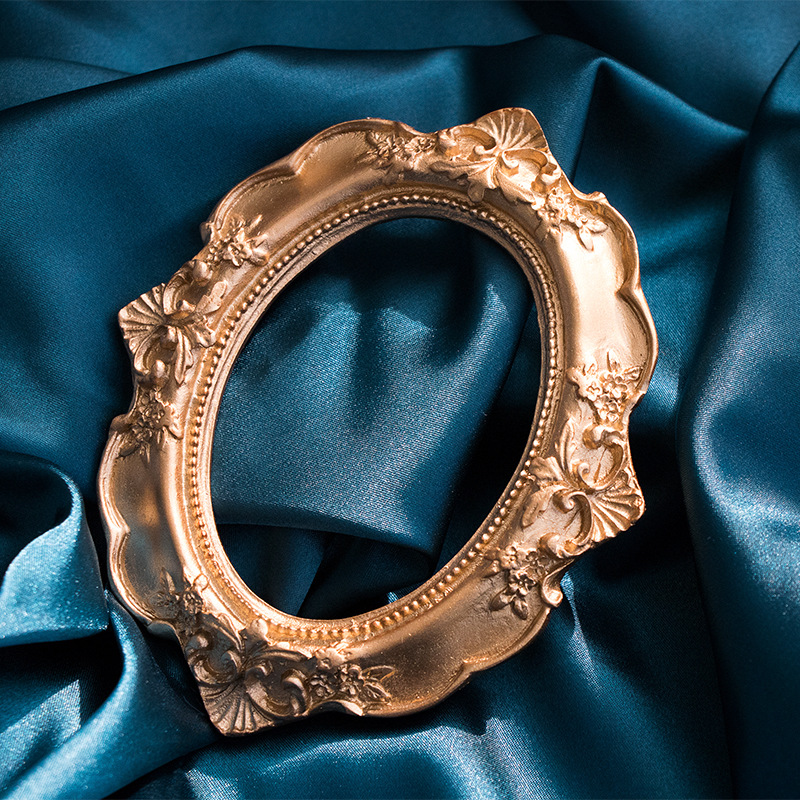 Marco de fotos pequeño Retro dorado, accesorios para fotos, adornos de marco, joyería Vintage, cosméticos para uñas, decoración de sesión