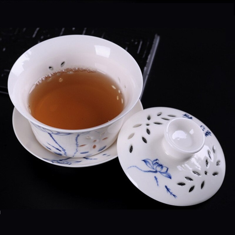Chinese Tea Set Handpainted Lotus Gaiwan 130ml Mini Exquisite Hollow Tea Bowl Jingdezhen Porcelain Ceramic Cup Saucer Teaware