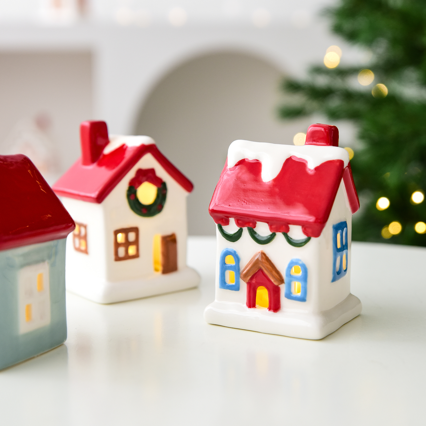 Christmas Decorations Exquisite Ceramic Glowing Little House Set Tabletop Ornaments Create Party Decorations