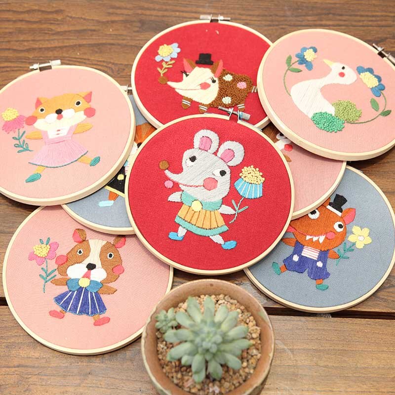 Cartoon Animal Embroidery Kit with Bamboo Hoop DIY Needlework Cross Stitch Handmade Kit for Beginner Sewing Art Home Decor