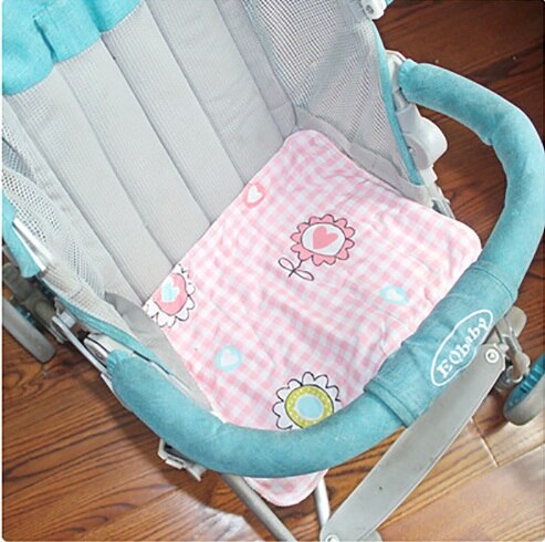 Pañales estampados de 24x35cm para niños, ropa para cochecito de bebé, cama impermeable, capa reutilizable, Alfombra de aluminio, orina, 5 uds.