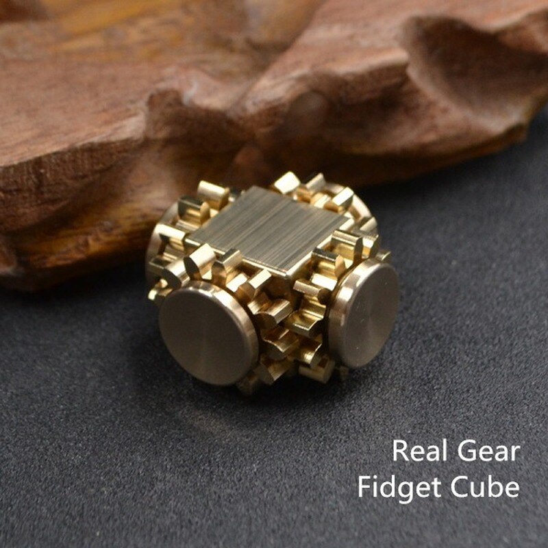 The Gear Linkage Decompression Cube Fingertip Gyro Brass Material Fingertip Plaything Super Mechanical Adult Toys: A