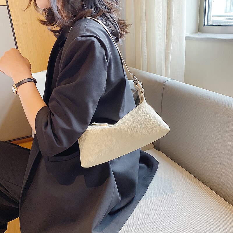 Retro dam axelväska populär trendig enkel designr dam handväska dam solid hobos tygväska med mjukt fodral: Beige