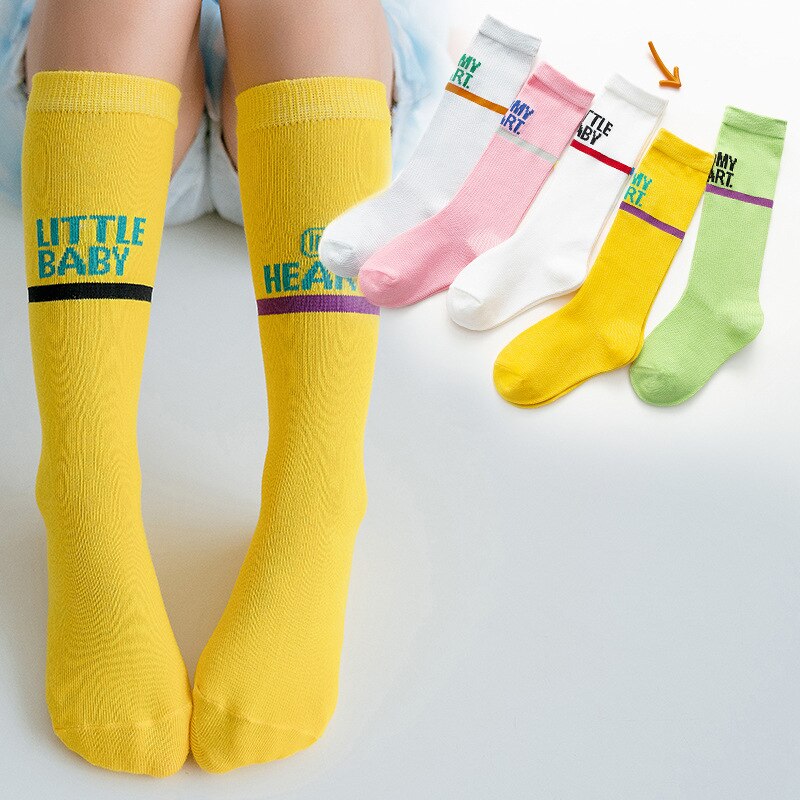 5 Paia/lotto Delle Ragazze di Colori Della Caramella Calzini E Calzettoni Bambini Alti Al Ginocchio Cotone Calzini E Calzettoni Modello della Lettera Delle Ragazze di Ballo del Calzini E Calzettoni Primavera e L'estate