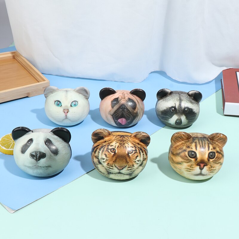 Gesimuleerde kleurenprint panda hoofd langzaam stuiterend dierenhoofd decompressie speelgoed